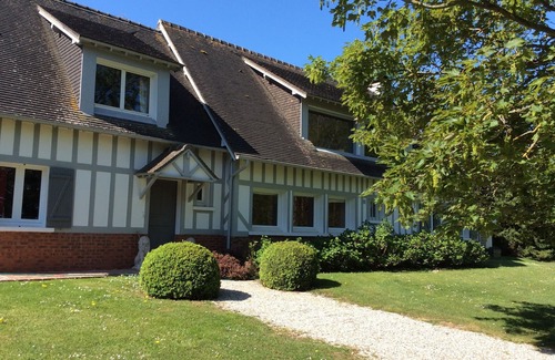 Benerville-sur-Mer House | 3 km from Deauville large family house with sea view