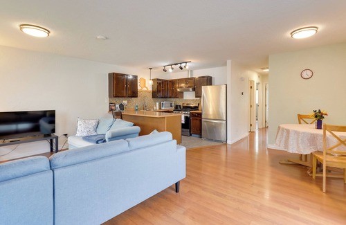 Abbott Loop House | 3 Mi to Alaska Zoo: Family Home in Anchorage!