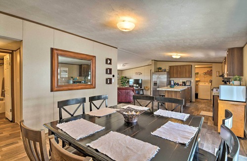Port O Connor House | 3 Mi to Beach: Home w/Deck in Port O'Connor!