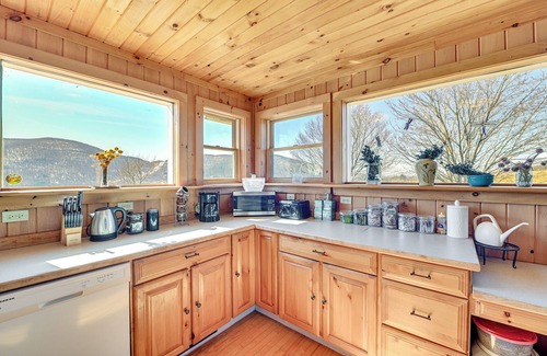 Hobart Cottage | 3 Mi to Catskill Trail: Stamford Cottage w/Views