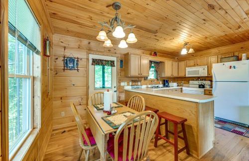 Byrdstown House | 3 Mi to Dale Hollow Lake Wooded Retreat with Decks!
