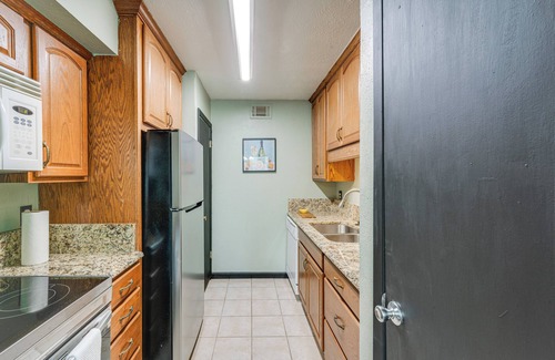 Knox - Henderson Condo | 3 Mi to Dtwn Dallas: Condo w/Walkable Location!