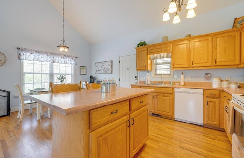 Hiawassee Cottage | 3 Mi to Dtwn Hiawassee: Mountain Cottage w/Views