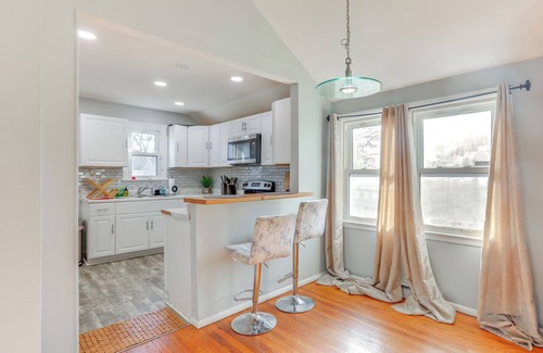 Newark House | 3 Mi to Dtwn: Home w/Yard in Newark