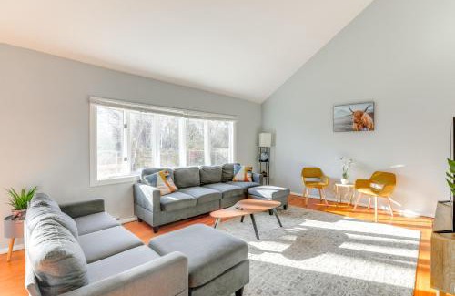 Newark House | 3 Mi to Dtwn Home with Yard in Newark