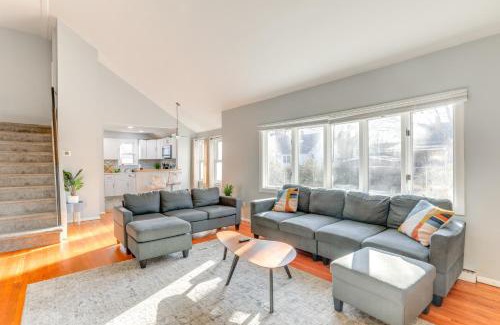 Newark House | 3 Mi to Dtwn Home with Yard in Newark