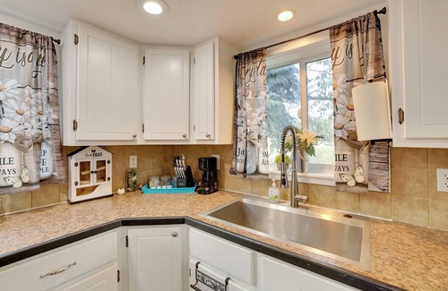 Nampa Apartment | 3 Mi to Ford Idaho Center: Scenic Nampa Getaway!