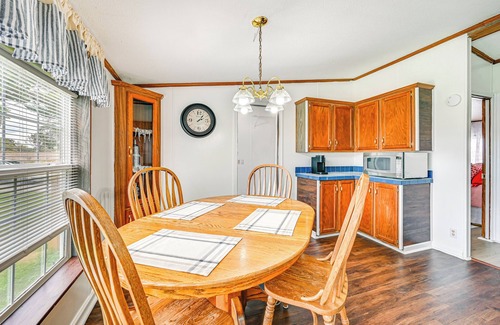Cane Valley House | 3 Mi to Green River Lake: Quiet Farmhouse w/Yard