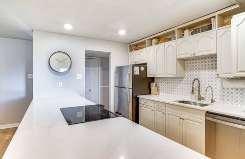 North Richland Hills House | 3 Mi to NRH2O Water Park: Home w/Furnished Patio