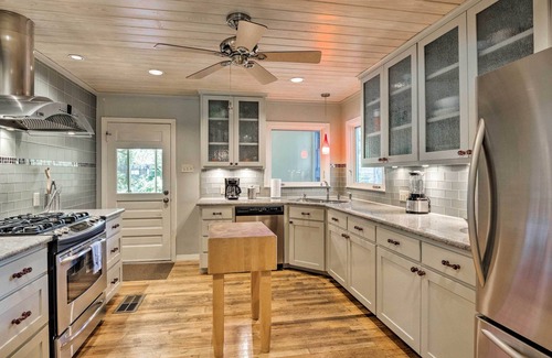 Westfield House | 3 Mi to SoCo: City Escape w/Patio