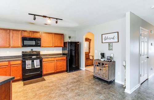 Huntcliff House | 3 Mi to Village at Sandhill: Family Home w/Yard!