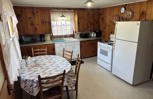 Dennis Port Cottage | .3 Mile to Sea Street Beach on Nantucket Sound!