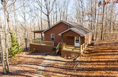 Albany House | 3 miles from Wolf Creek Dam! Boat and camper parking available