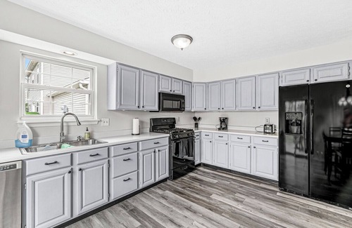 Fishers House | 3-min from downtown Fishers
