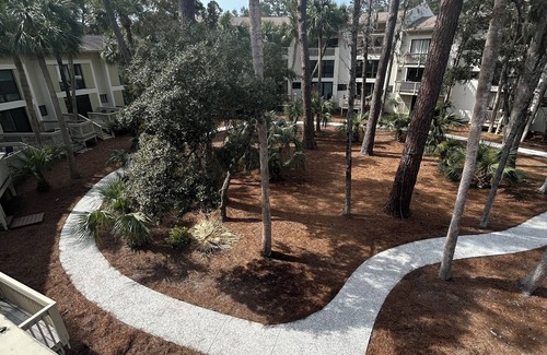 Hilton Head Island Condo | 3 min walk to Beach! Cute and Clean! - Great location! - Beach Time Escape