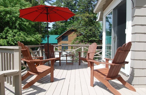 Hillcrest House | 3-min.walk to Main St.,Hot Tub,Sun Deck,Porch,Fenced-In Yard,Game Room,Quiet St.
