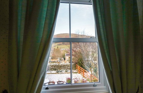 Sedbergh Cottage | 3 MOUNTAIN VIEW, pet friendly, character holiday cottage in Sedbergh