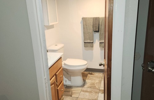 Laramie Apartment | #3 or Numero Tres is a Cozy 1-bedroom apartment in lovely Laramie with WiFi. nnn