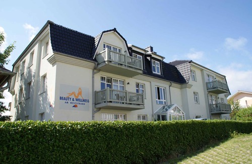 Ostseebad Kuhlungsborn Apartment | 3-room apartment - C25 - On West beach house Apartment Bellamare