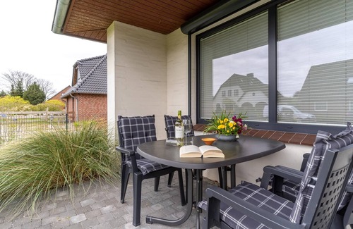 Tating Apartment | 3-room apartment on the 1st floor of a detached house with infrared cabin and balcony.