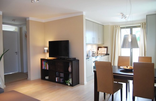 Wenningstedt-Braderup Apartment | 3-room designer apartment from 2010, South-westbalcony, WLAN, 2 bedrooms