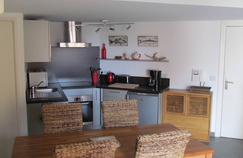 Porquerolles Apartment | "3-room duplex, 53 m² in the heart of the village, possibility of a sailing escap"