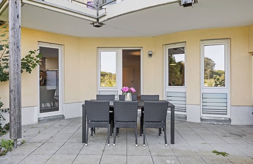 Bad Aibling Apartment | 3 room ground floor apartment with terrace directly at the Kurpark, near train station + Schön Klinik