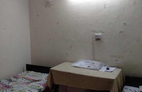 Chandigarh House | 3 Room Set ,w/kitchenette and Shared Bath Near Downtown(City Centre) Chandigarh