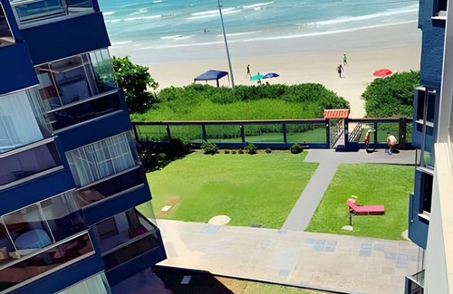 Itapema Apartment | 3 Rooms by the Sea with Wifi and air conditioning