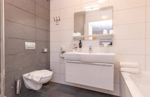 Kamperland Hotel | 3 Soothing Escape | Wellness Activities, Pool & Spa for a Restful Stay
