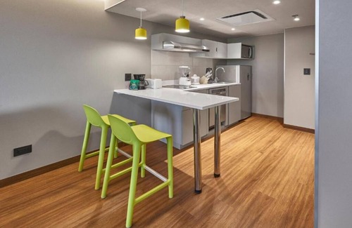 Puerto Morelos Apartment | 3 Spacious Modern Rooms Near Cancún Airport l Pool, Free Breakfast & Shuttle