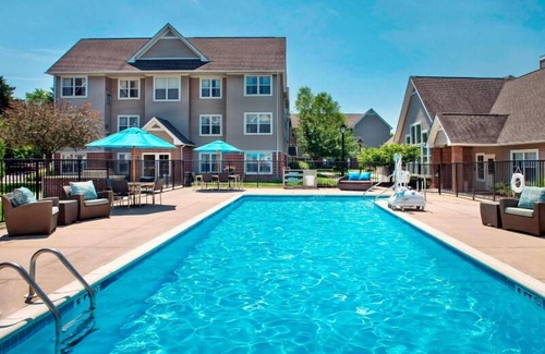 Bethlehem Hotel | 3 Spacious 2BR Suites Near Dorney Park & Wildwater Kingdom - Free Breakfast