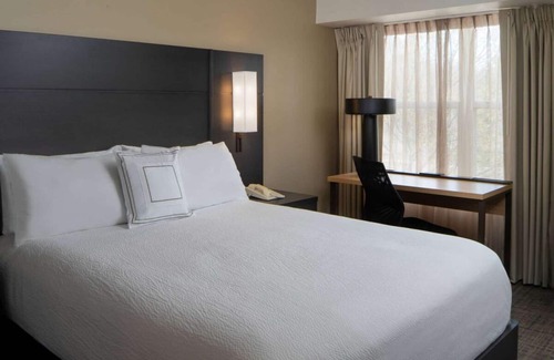 Fairfax Hotel | 3 Spacious Units Perfect for Groups! Free Breakfast, Pets are Welcome!