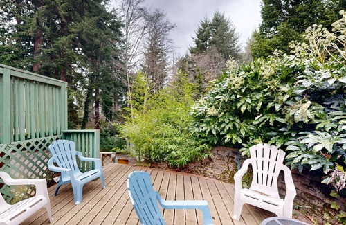 North Bend House | 3-story home with private deck, bar/entertainment room, & W/D