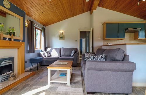 Tredrizzick Cottage | 3 THE GLADE, pet friendly, with pool in Rock