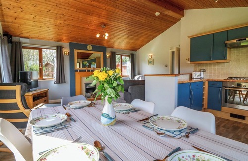 Tredrizzick Cottage | 3 THE GLADE, pet friendly, with pool in Rock