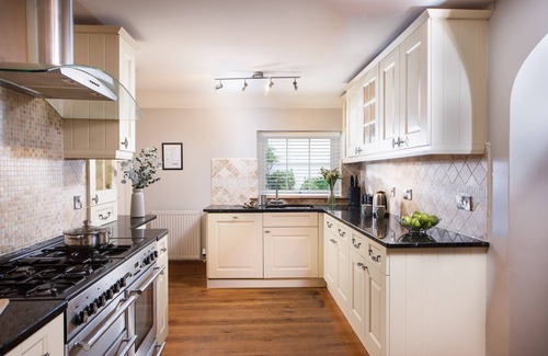Lelant Apartment | 3 The Manor, Porthkidney Sands - a house that sleeps 8 guests in 3 bedrooms