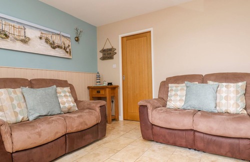 Paul Cottage | 3 TRUNGLE COTTAGES, pet friendly, with open fire in Mousehole