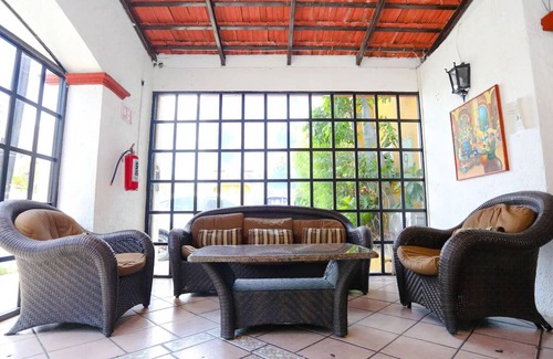 Downtown Cancun Hotel | 3 Unist | Charming Poolside Stay | Mexican Hacienda Style Near Mercado 28