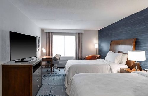 Radnor - Fort Myer Heights Hotel | 3 Units | Convenient Arlington Haven | Walk to Metro for Easy DC Exploration