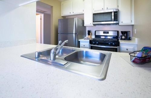 Indio Hotel | 3 Units | Kitchen | Pool | Free Parking | Desert Gateway