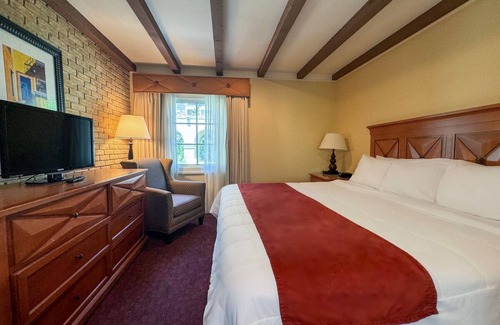 Western Division Hotel | 3 Units | Perfect Haven Near Downtown Laredo Landmarks | Pool & Gym Access