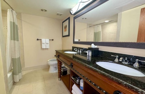 Western Division Hotel | 3 Units | Perfect Haven Near Downtown Laredo Landmarks | Pool & Gym Access