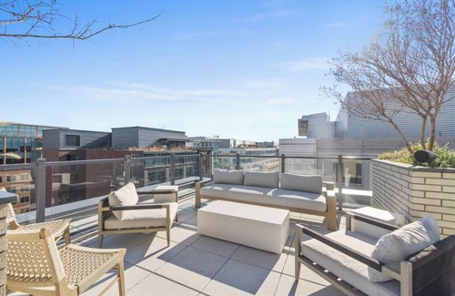 Navy Yard Hotel | 3 Units | Urban DC Stay w/Kitchen | Rooftop Terrace | Near Stadium & Museums