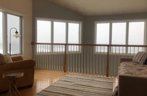 Scarborough House | 3 WEEKS LEFT - Waterfront home with beautiful views - 2 min walk to beach
