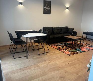 Rangierbahnhof-Siedlung Apartment | 3-Zimmer Wohnung nähe Messe