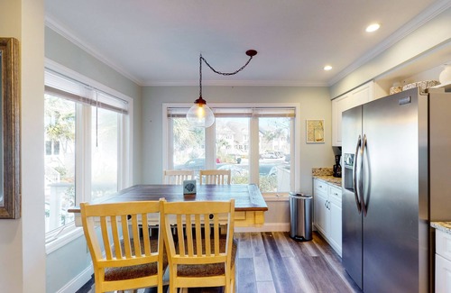 Johns Island Condo | 30-Day Marshfront Rental Condo w/Amazing Views, 2 Porches, Laundry & Shared Pool
