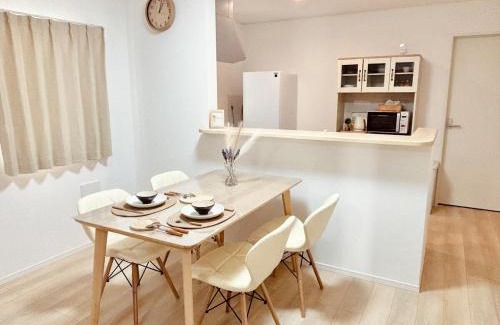 Okinawa Villa | 30-second walk to the sea! New house 紫葉! You can see the sea from every floor! maximun 10 people!