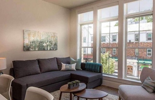 Tuckahoe Apartment | 300 - 2K · Cozy apartment in quaint town 30 min to NYC, Wi-Fi