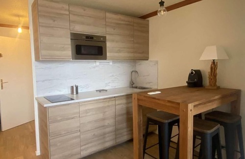 Eclose-Ouest Apartment | 300m from ski lifts, 3rd floor, tv, ski locker, 23m², Alpe d'Huez
